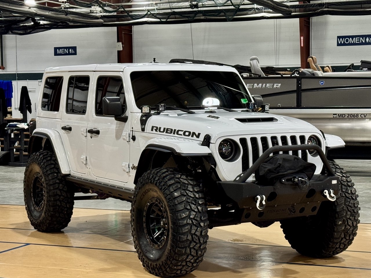 White Jeep Wrangler Rubicon detailing